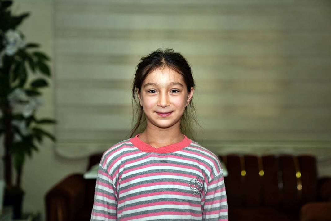 Çocuklarına hem baba, hem anne oldu: Duygulandıran videonun ardından dram çıktı! Evde yemek yapan baba beğeni topladı 24